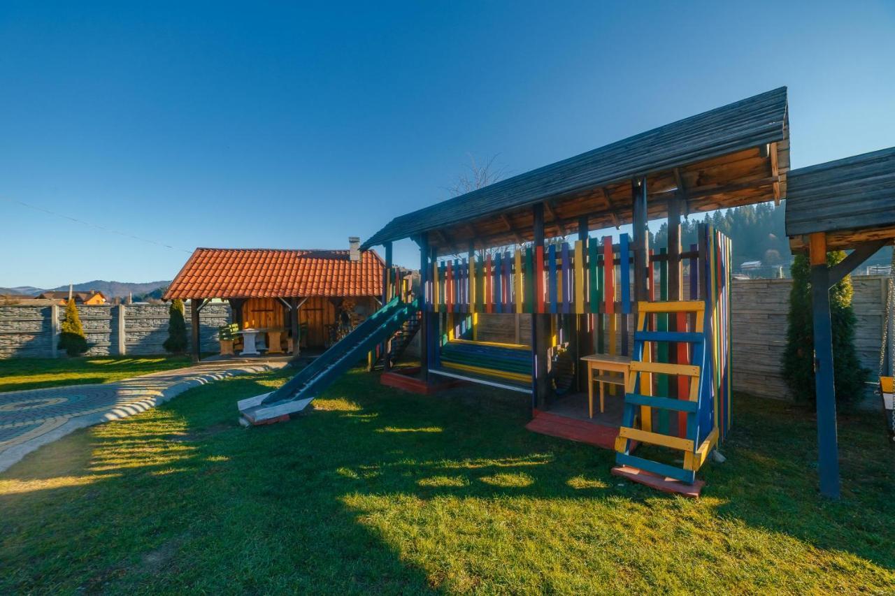 Садиба Дерев*Яна Хата Verkhovyna Exterior foto
