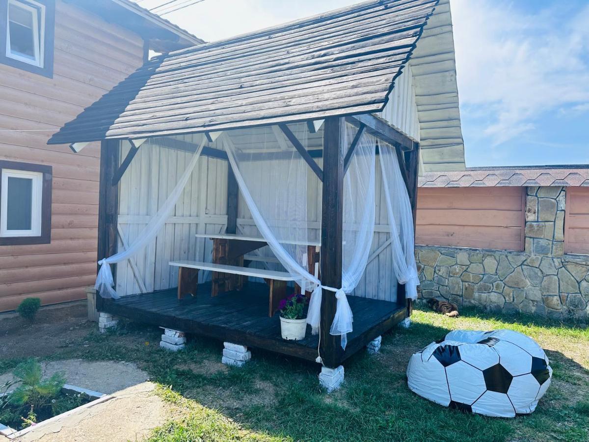 Садиба Дерев*Яна Хата Verkhovyna Exterior foto